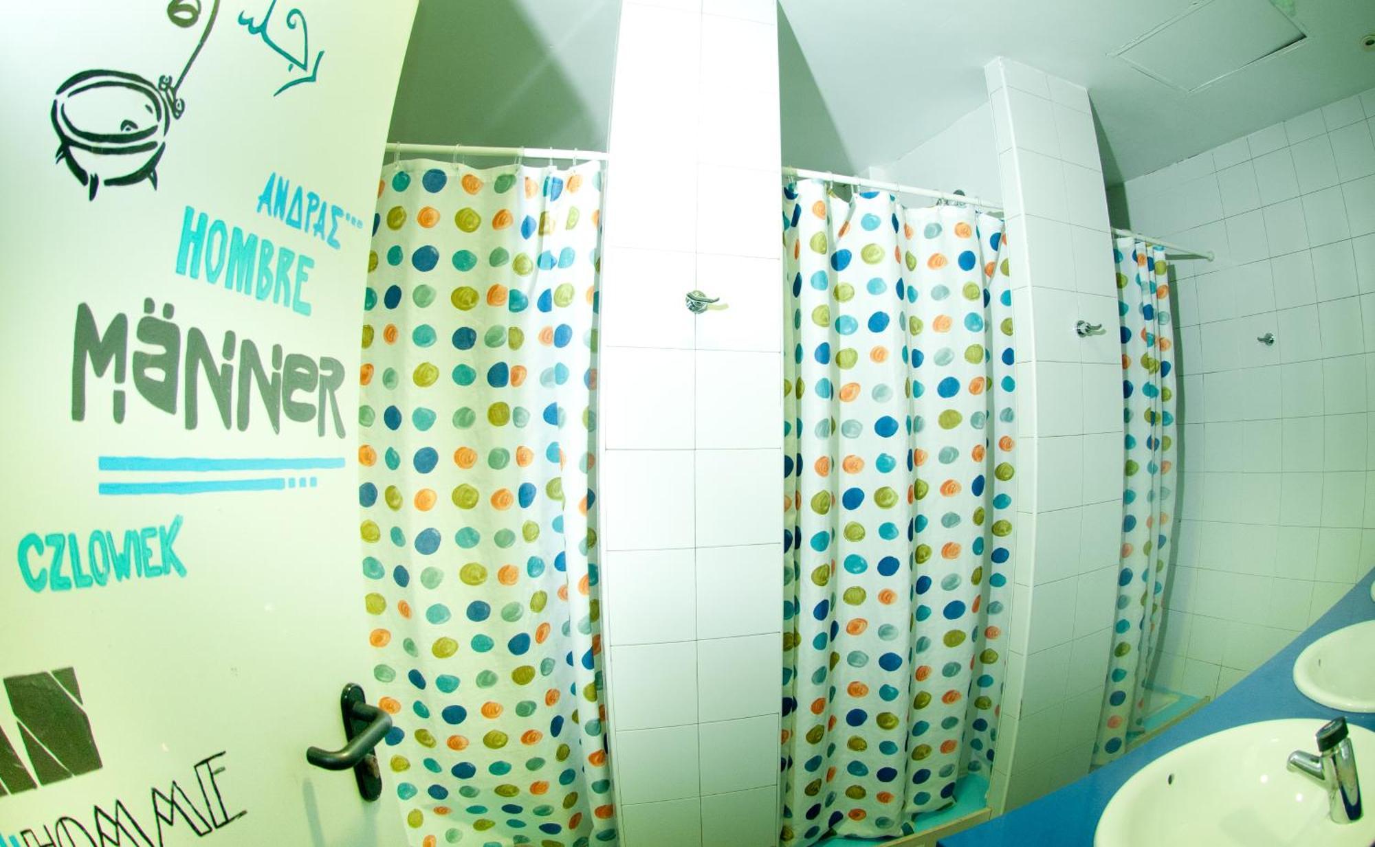 Cama en Dormitorio de 6 compartido